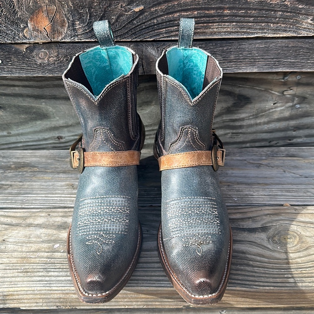 Corral cowgirl/cowboy boots - Picture 3 of 9